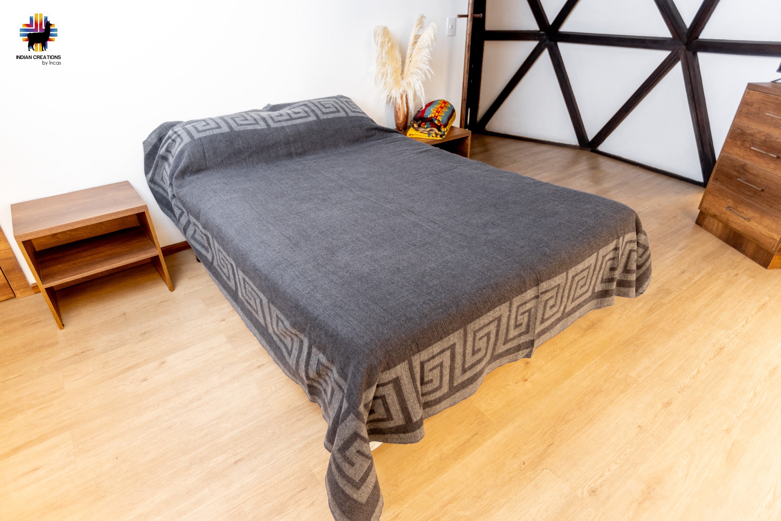 KING SIZE Alpaca Blanket (Silver Spring)