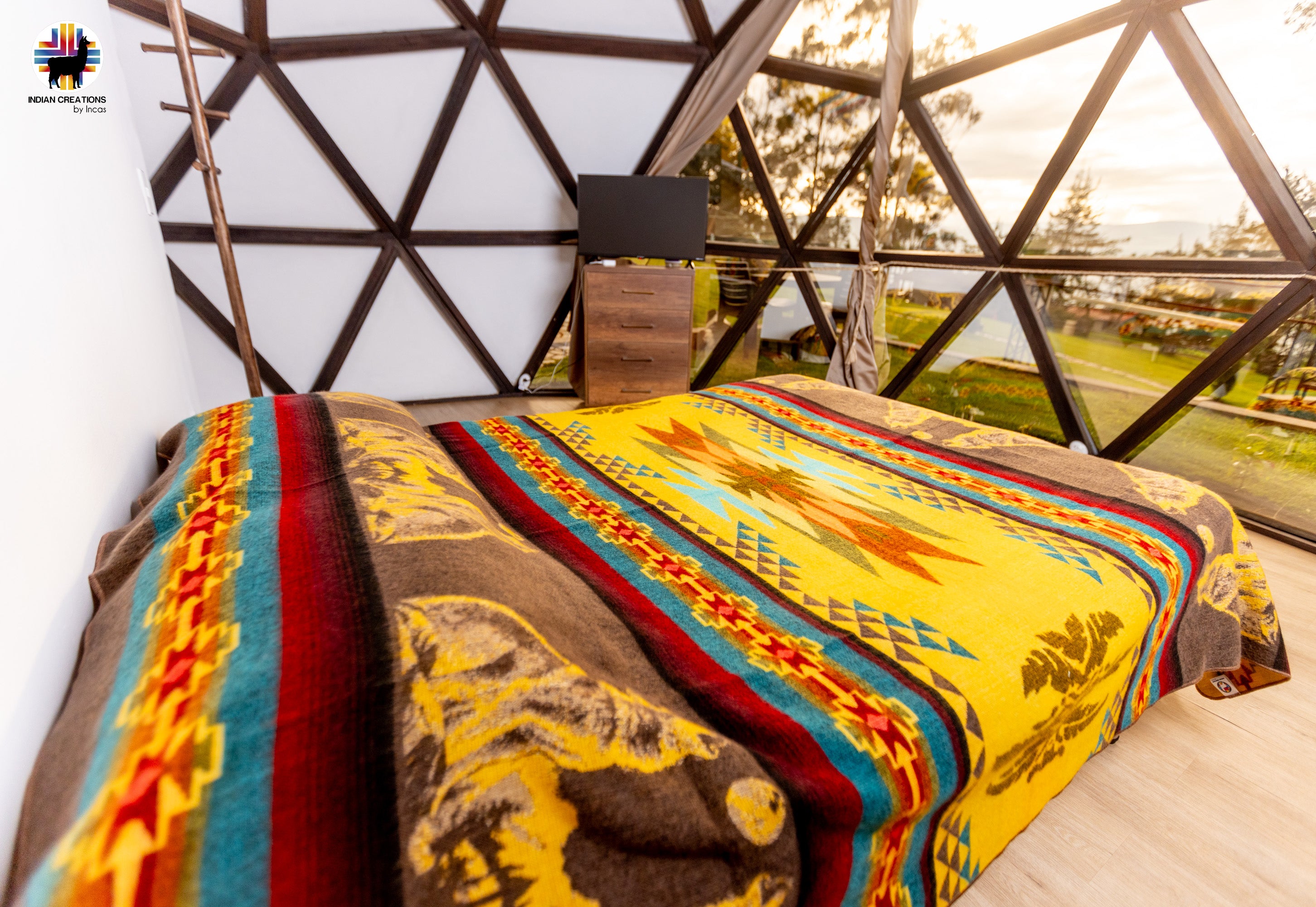 KING SIZE and Heavy-Duty Alpaca Blanket (Wolf Spirit)