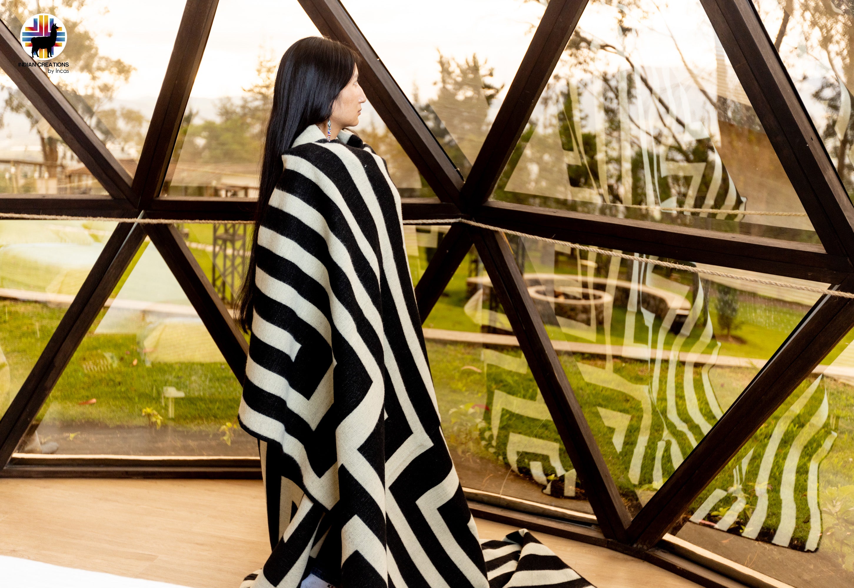 KING SIZE and Heavy-Duty Alpaca Blanket (Hippo Tigris).