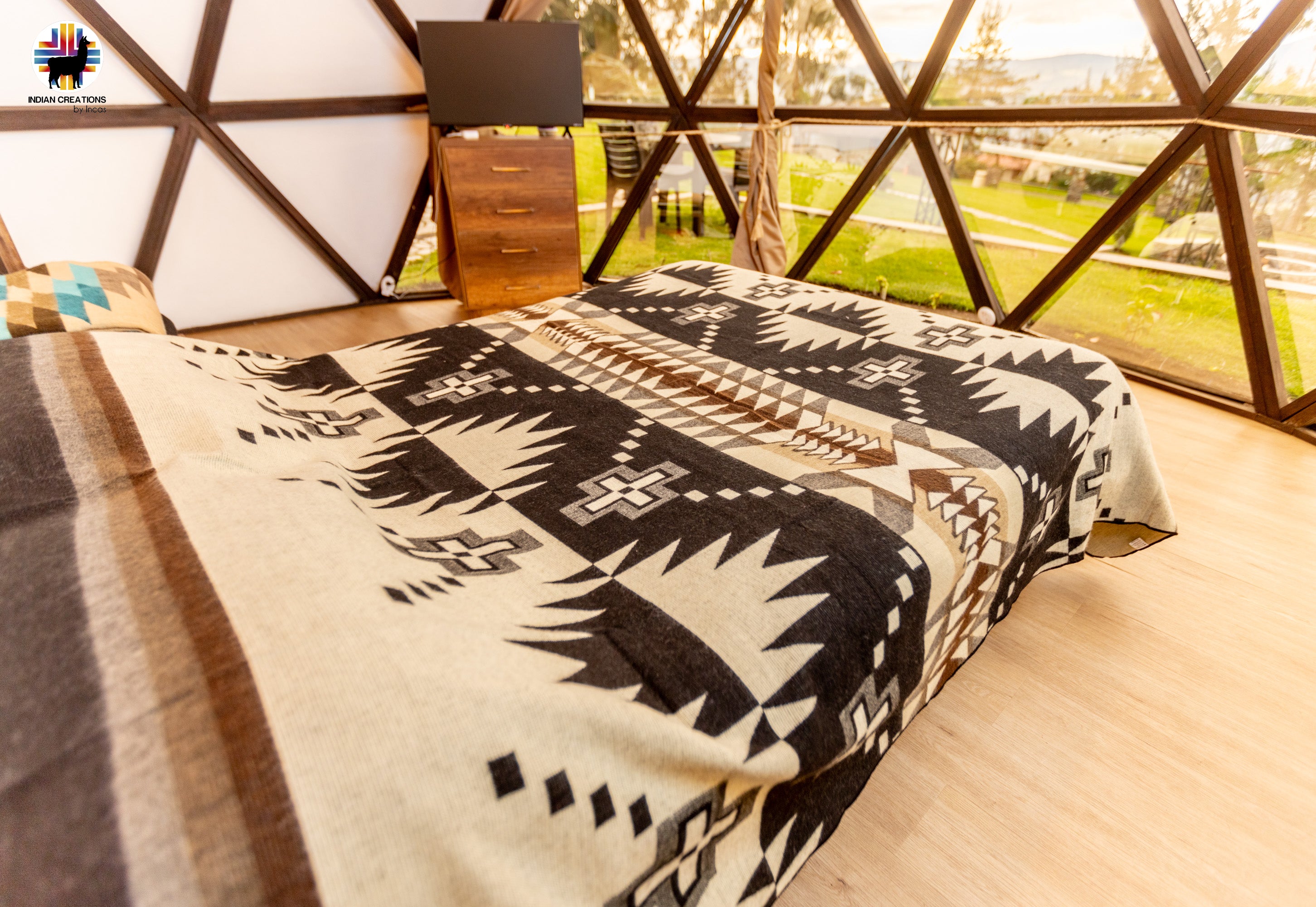 KING SIZE and Heavy-Duty Alpaca Blanket (Brown Holzstapel)