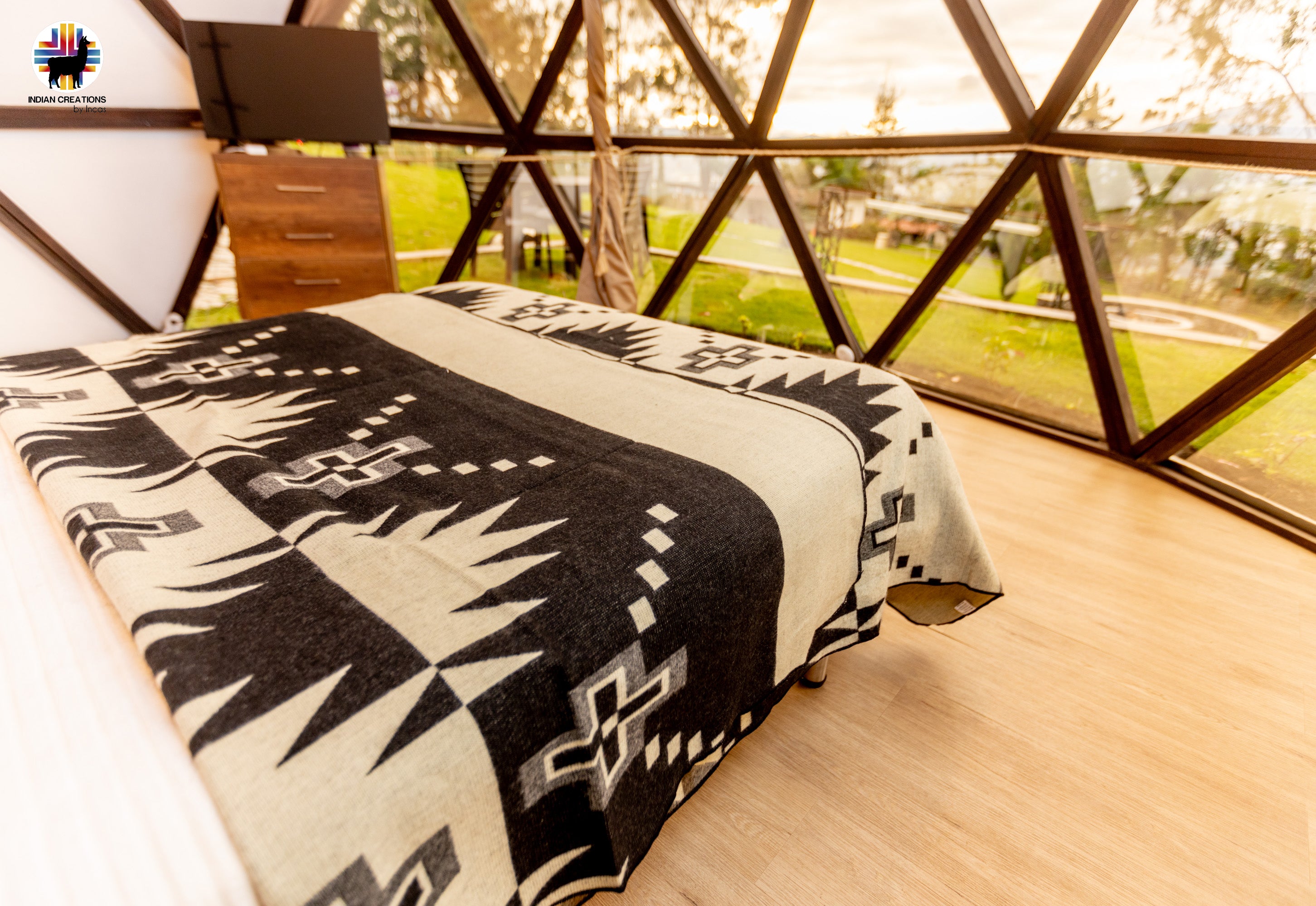 KING SIZE and Heavy-Duty Alpaca Blanket (Brown Holzstapel)