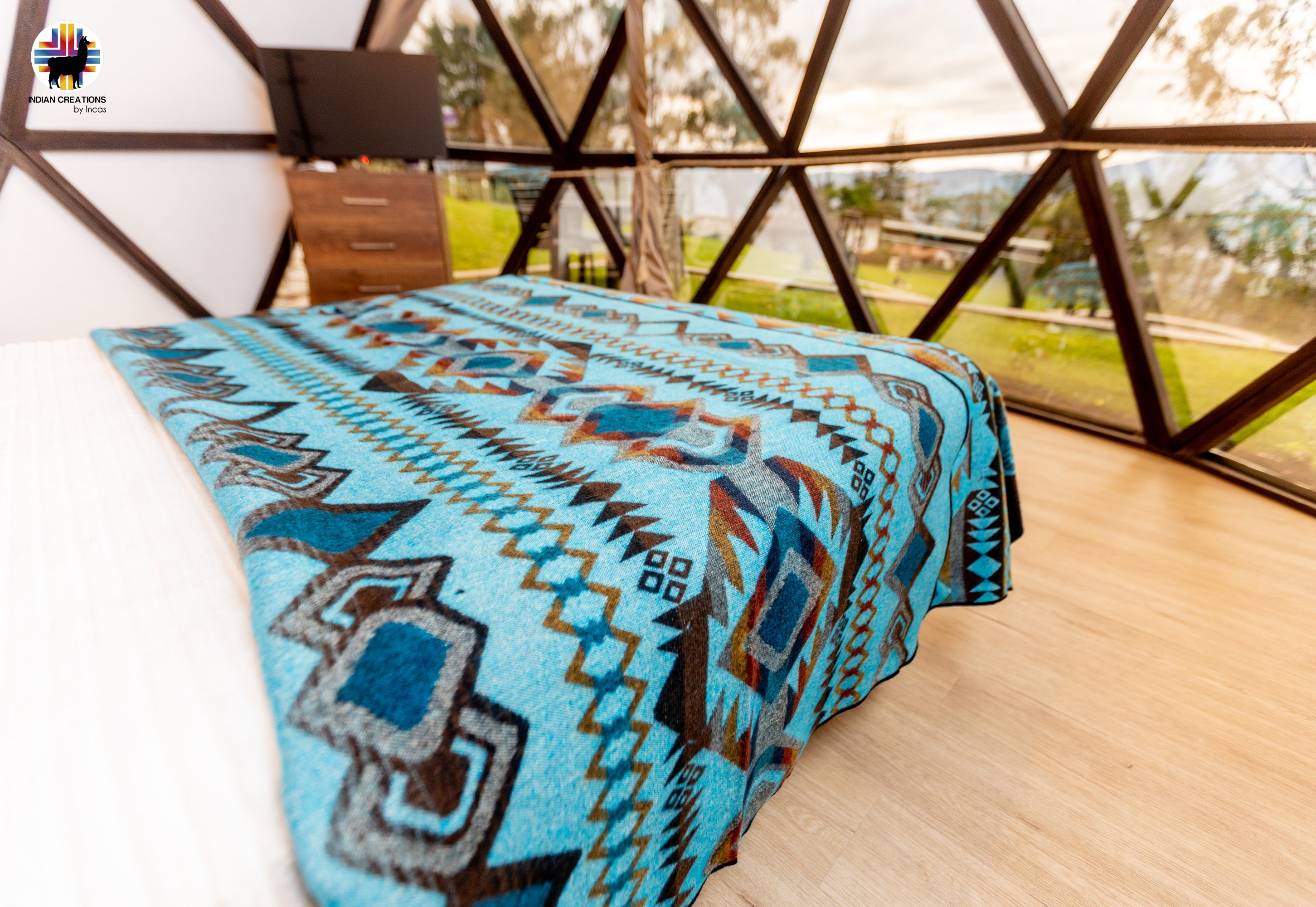 KING SIZE and Heavy-Duty Alpaca Blanket (Blue Morpho)