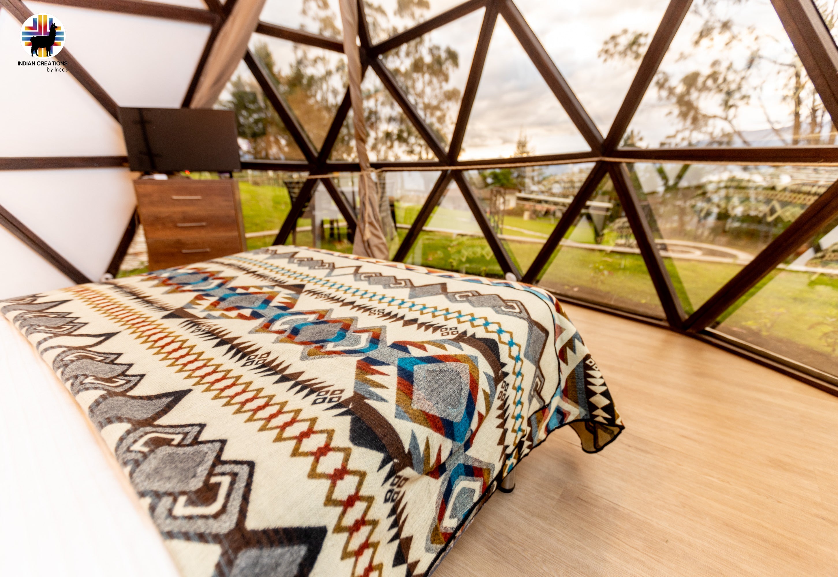 KING SIZE and Heavy-Duty Alpaca Blanket (Peace in the Valley).