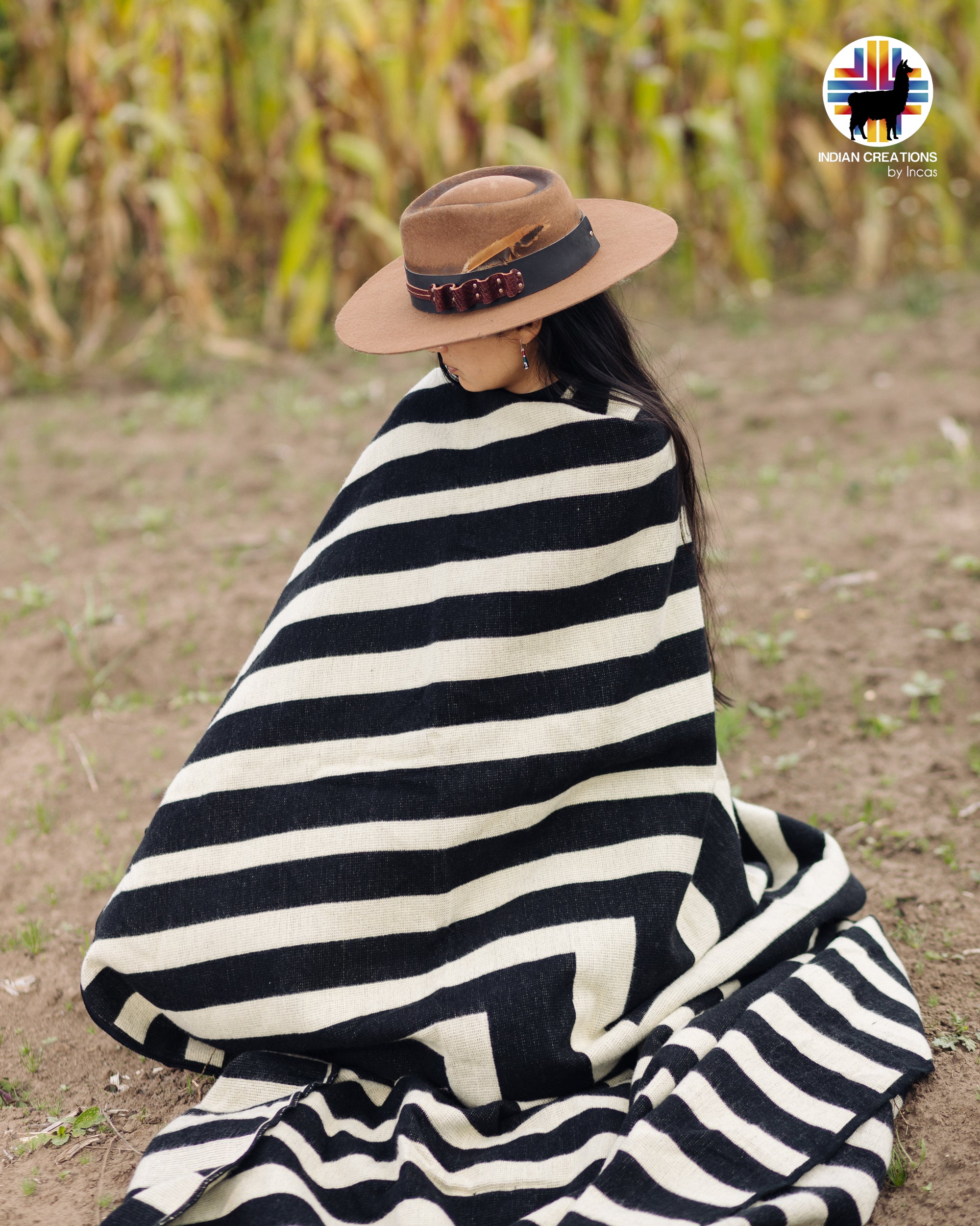 KING SIZE and Heavy-Duty Alpaca Blanket (Hippo Tigris).