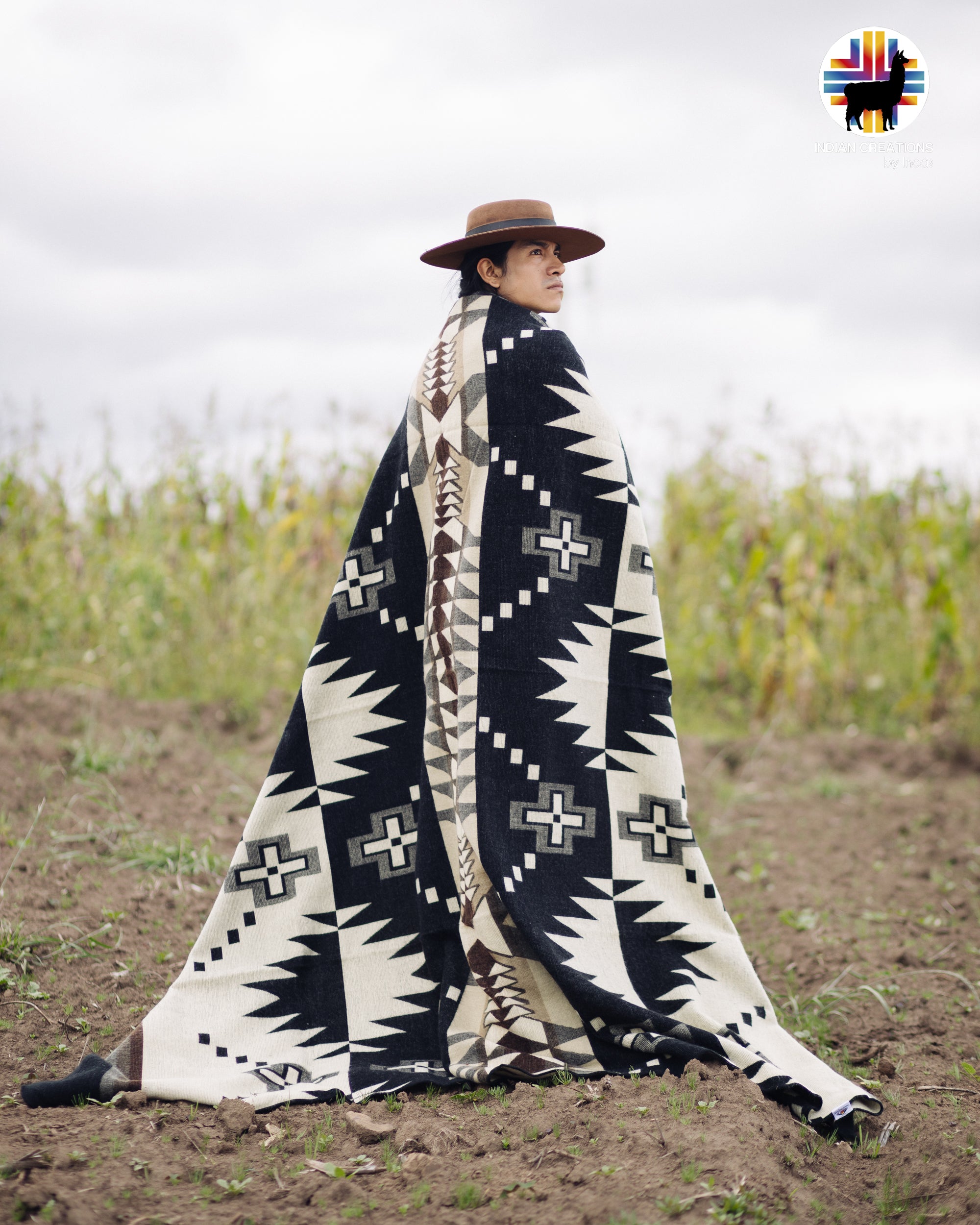 Brown Holzstapel Alpaca Blanket