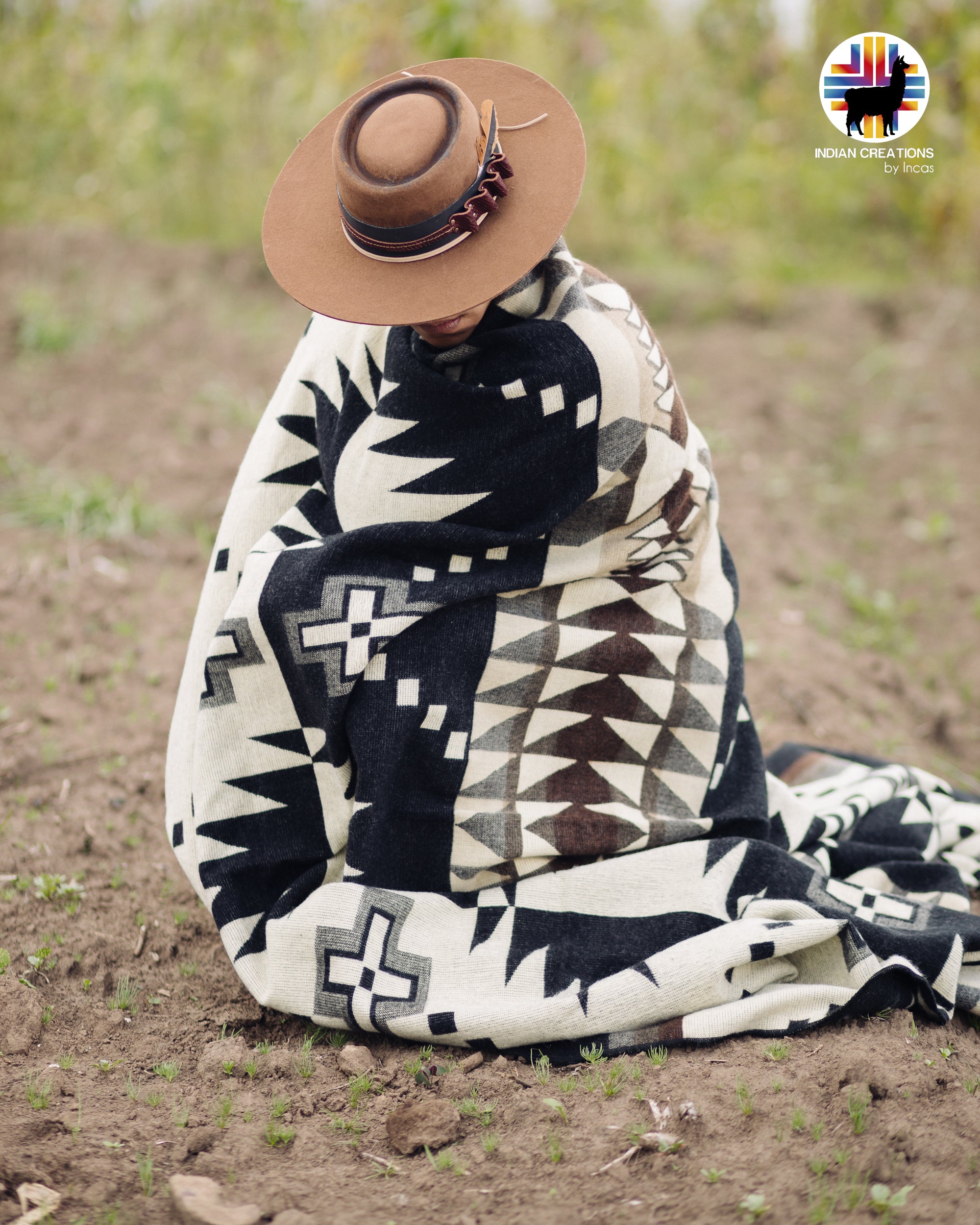 KING SIZE and Heavy-Duty Alpaca Blanket (Brown Holzstapel)