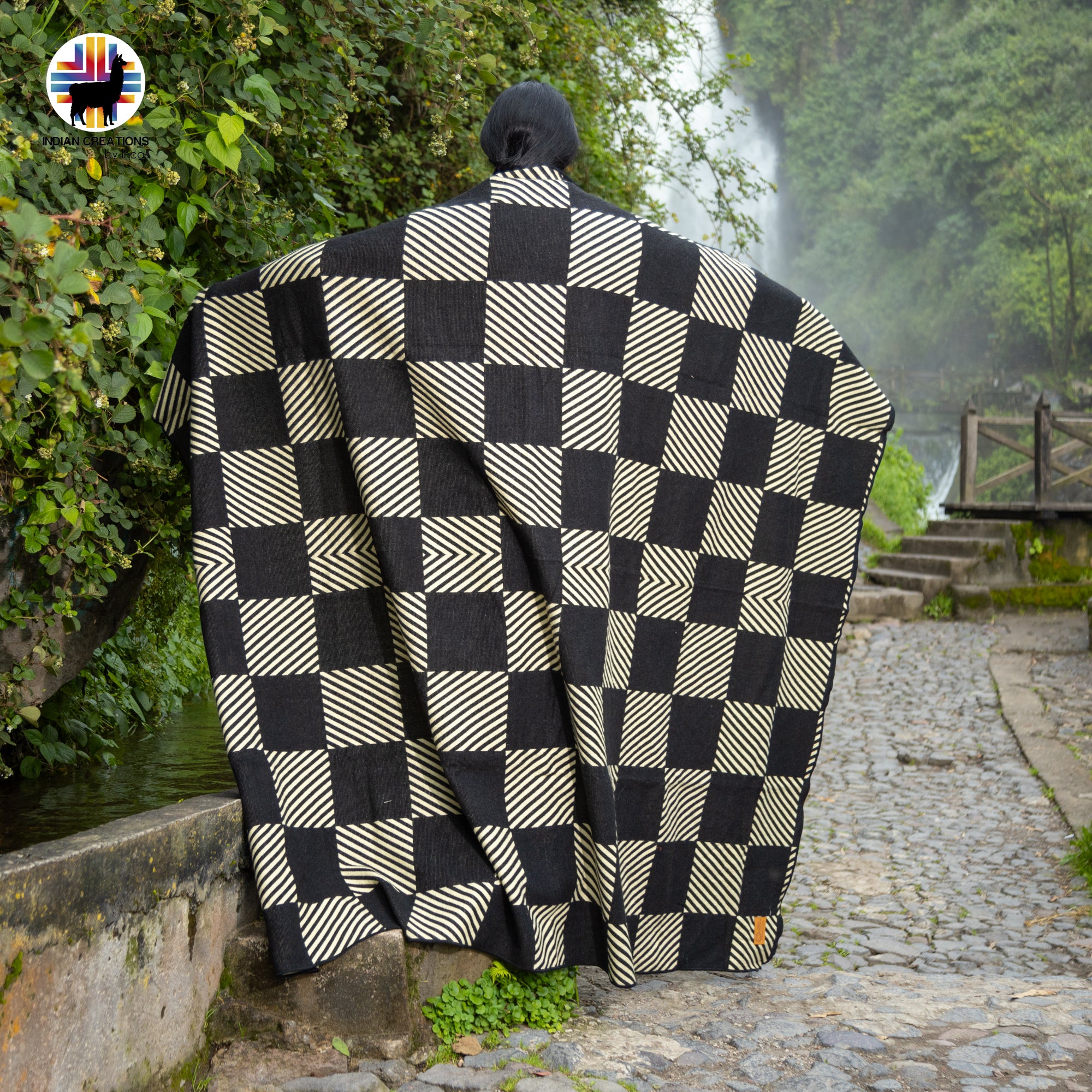 Gambit Handmade Alpaca Wool Blanket. Queen Size.