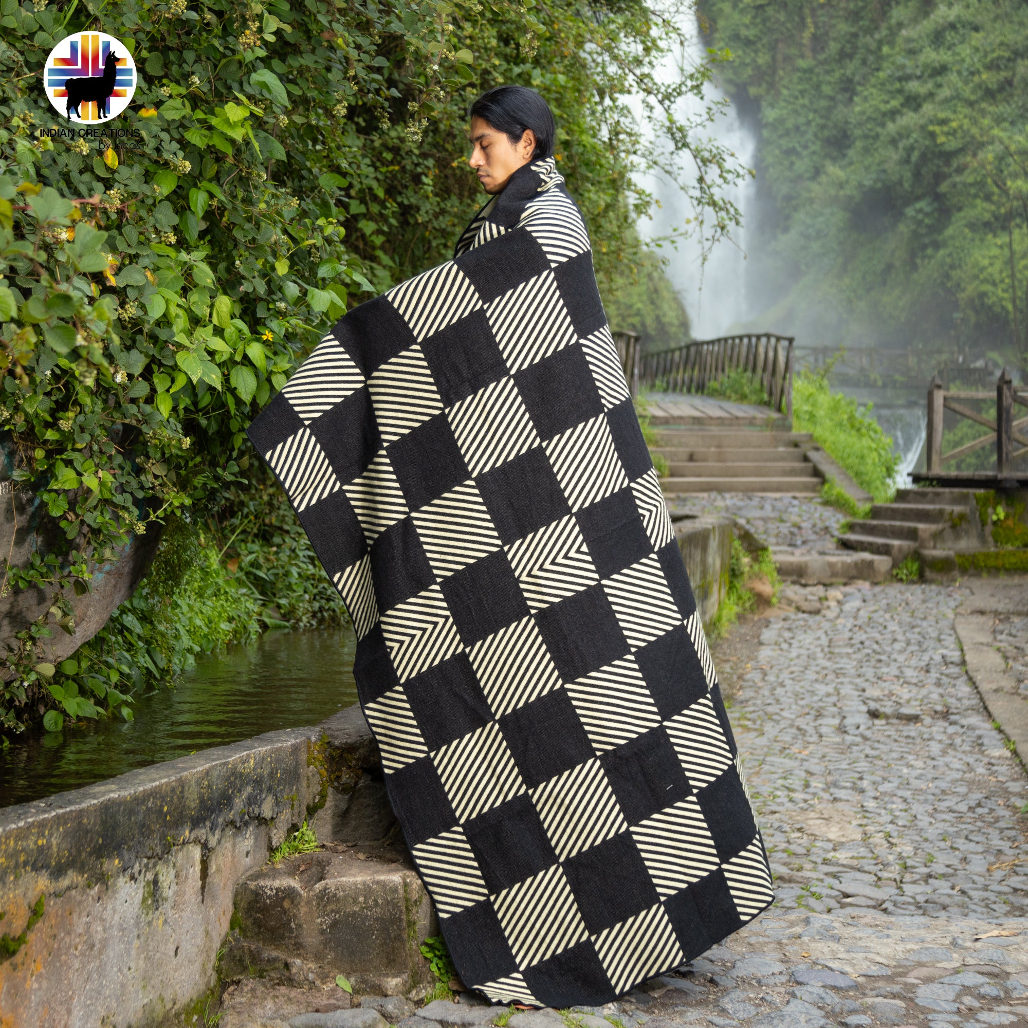 Gambit Handmade Alpaca Wool Blanket. Queen Size.