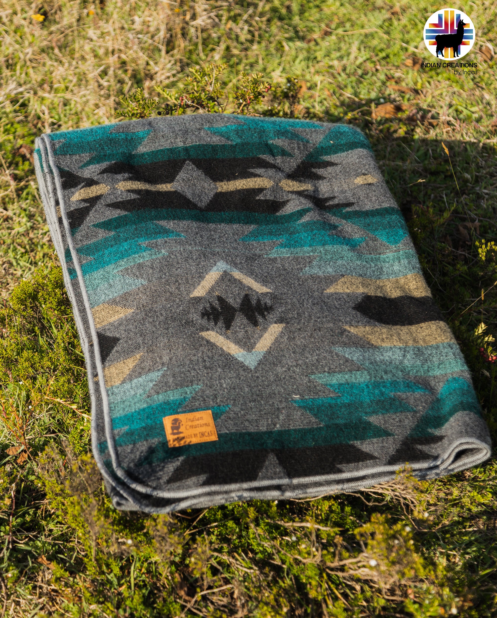 KING SIZE Alpaca Blanket (Gray Cloudy Sky)