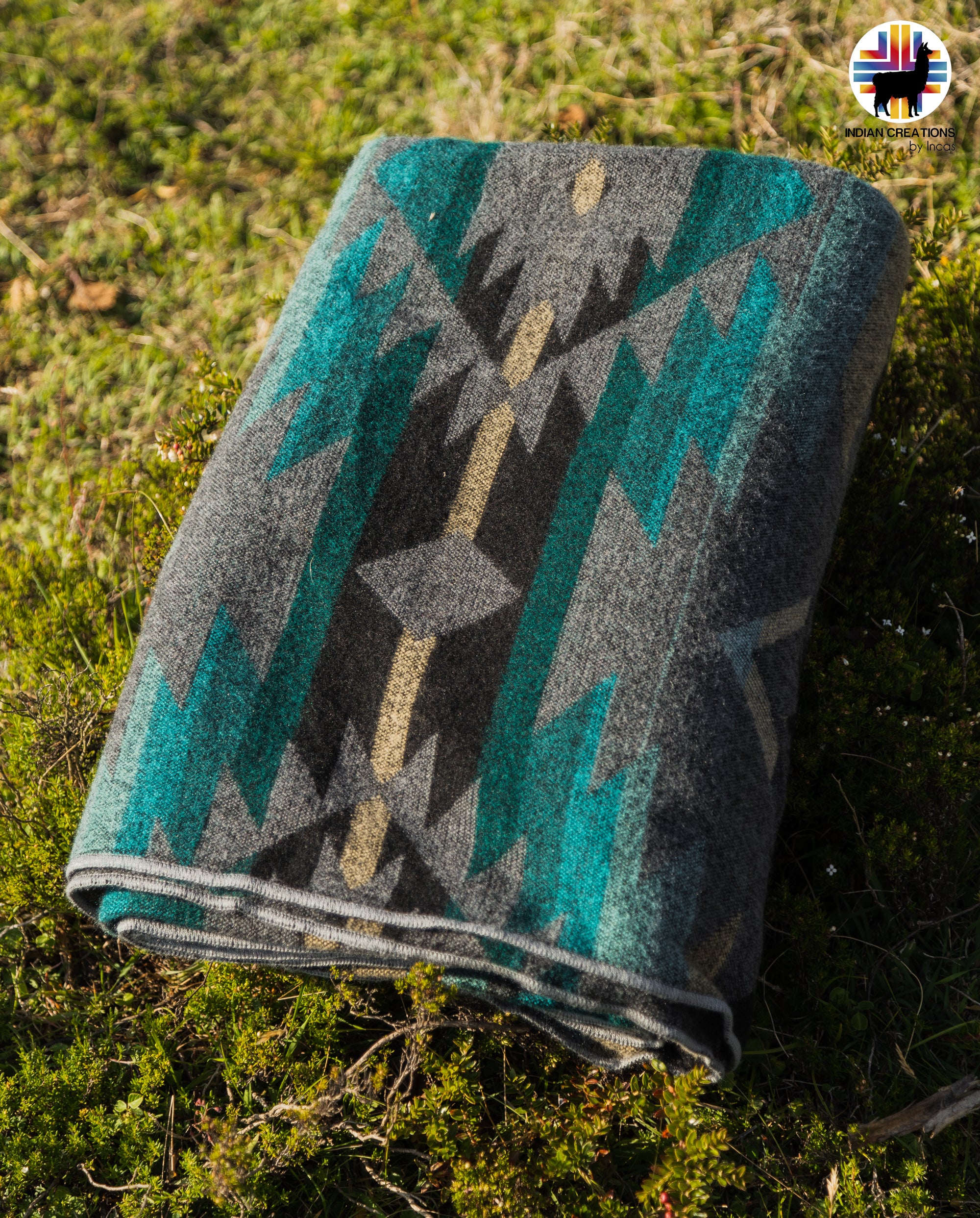 KING SIZE Alpaca Blanket (Gray Cloudy Sky)