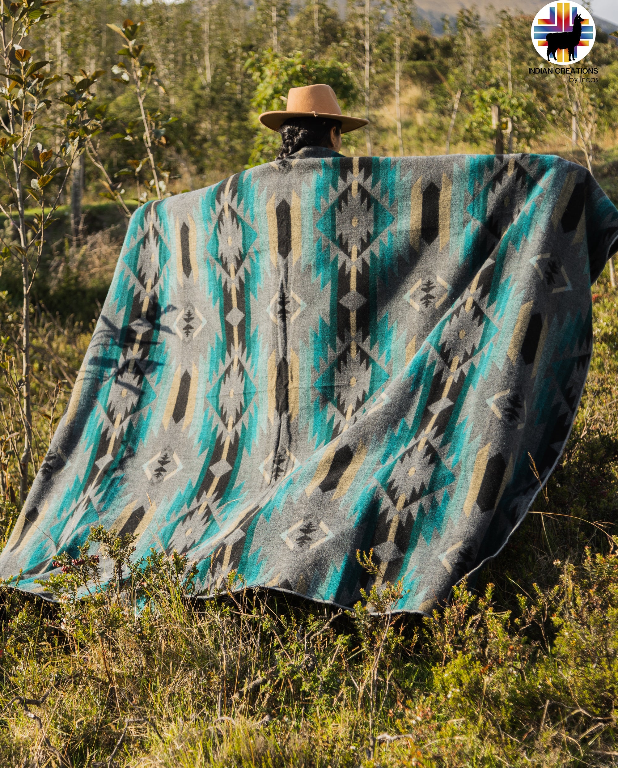 KING SIZE Alpaca Blanket (Gray Cloudy Sky)