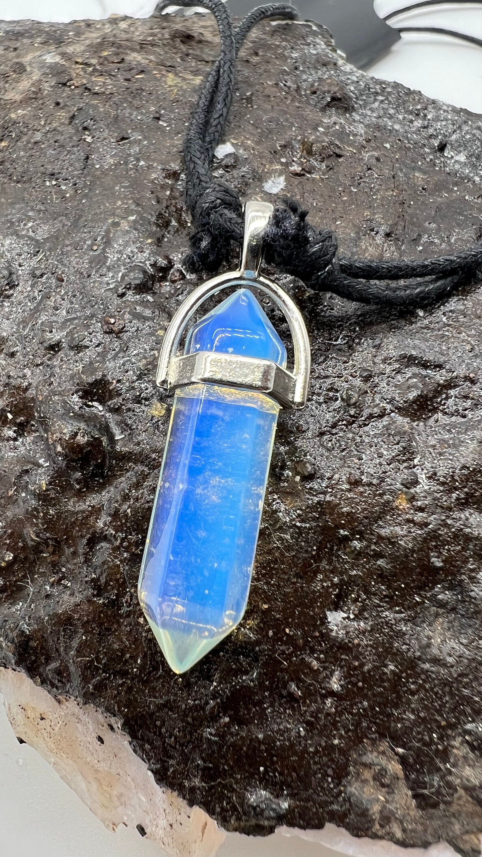 Crystal Pendulum Necklace. Chakra Pendant. Wire Wrapped Gemstone Pendant Necklace. Boho spiritual. FREE SHIPPING! San Valentine Gift Ideas