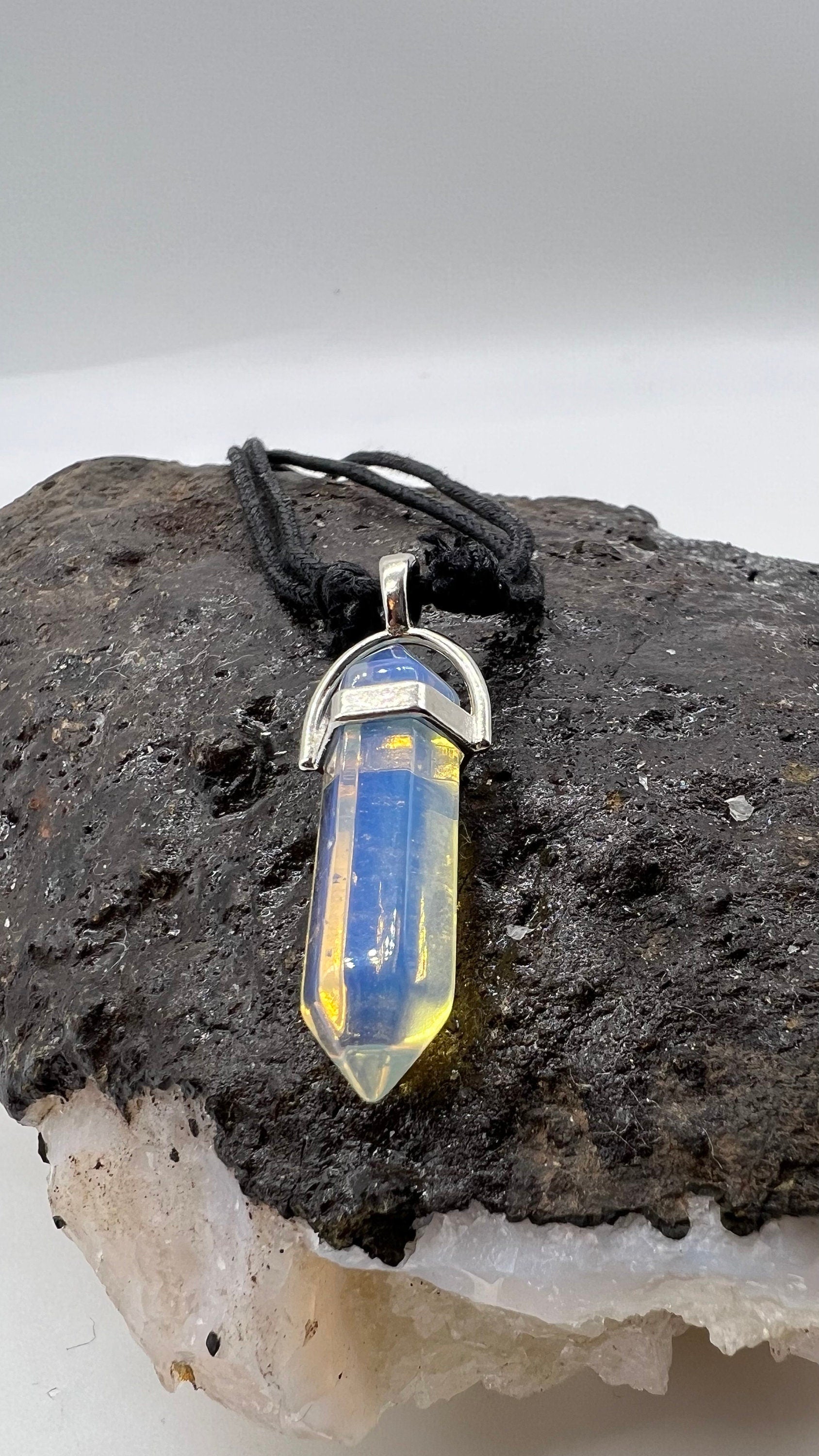 Crystal Pendulum Necklace. Chakra Pendant. Wire Wrapped Gemstone Pendant Necklace. Boho spiritual. FREE SHIPPING! San Valentine Gift Ideas