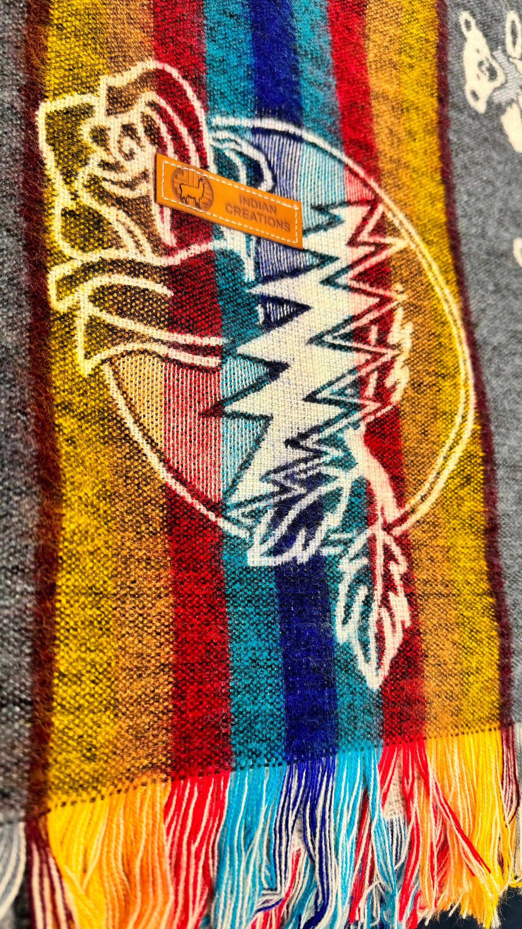 Beautiful Alpaca Wool Poncho. ( Pshyco Grey Bear) Handcrafted by Indigenous Hands! Machine Washable. Unisex. FREE SHIPPING! Gift Ideas