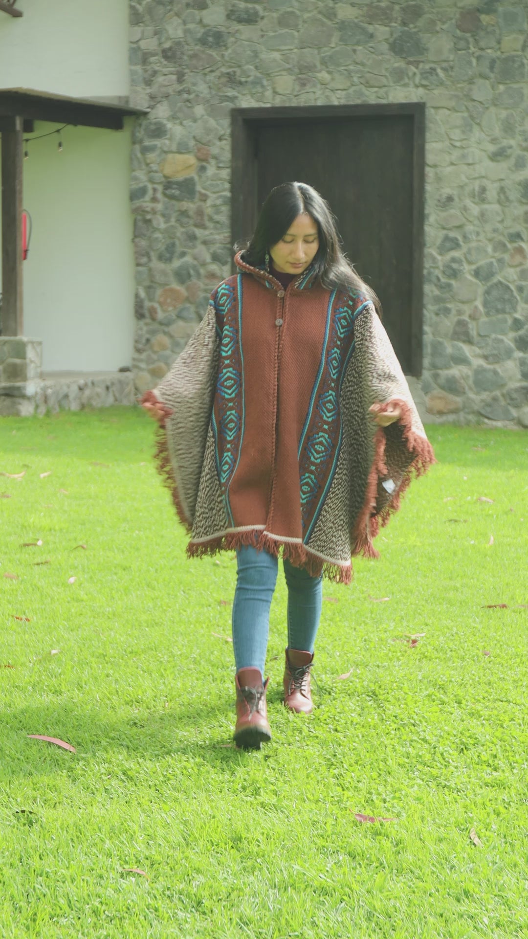 Chionodoxa Sheep Wool Cape