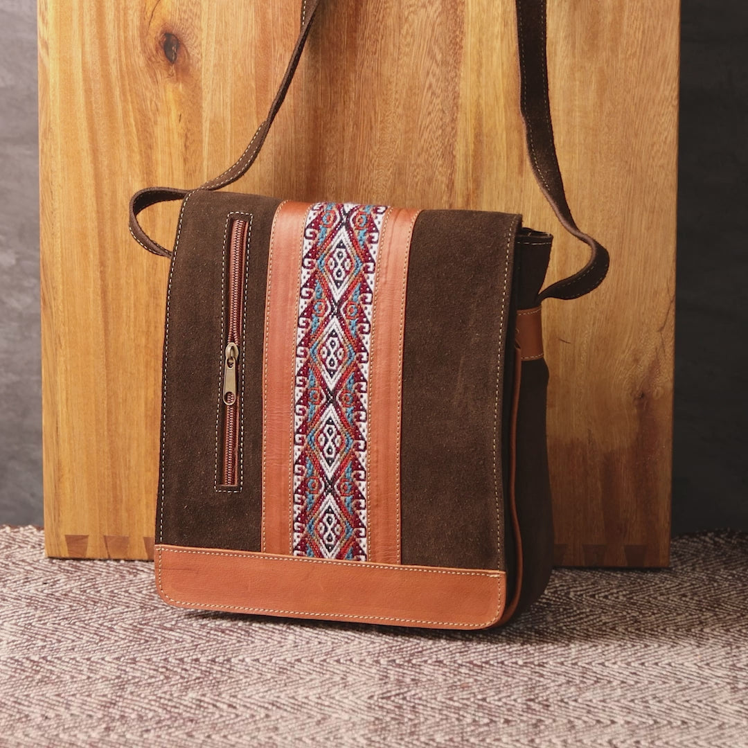 Suede Leather Cross-body Purse. Handcrafted by Indigenous Hands. Chic Purse. Hippie & Bohemian Style. FREE SHIPPING! Gift Ideas