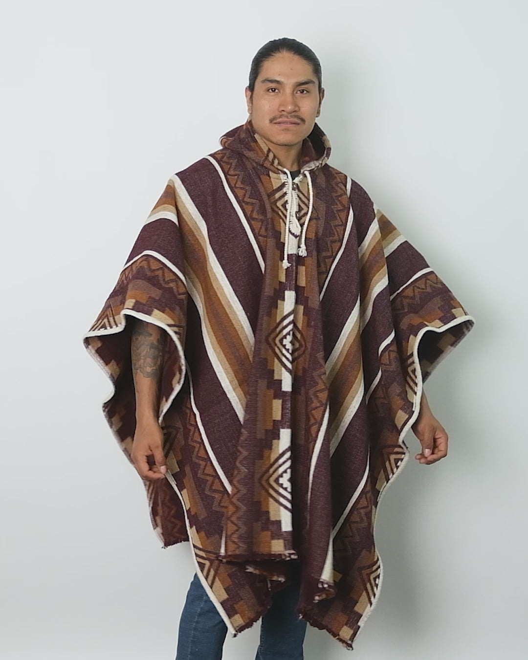 Cosmos atrosanguineus Luxurious Sheep Wool Poncho