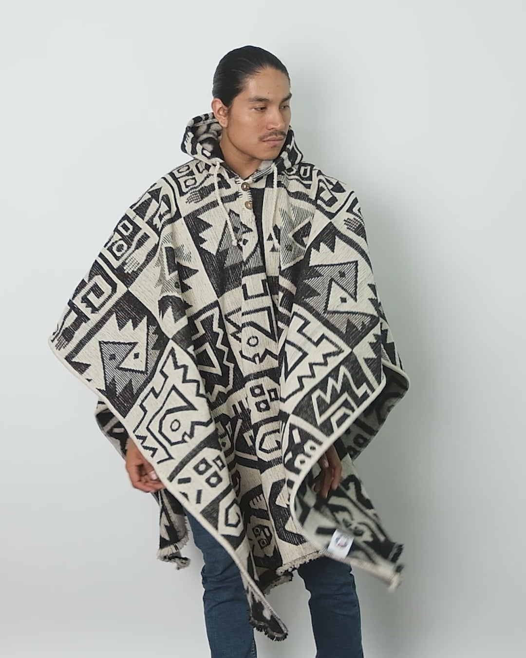 sacred carving Luxurious Sheep Wool Poncho