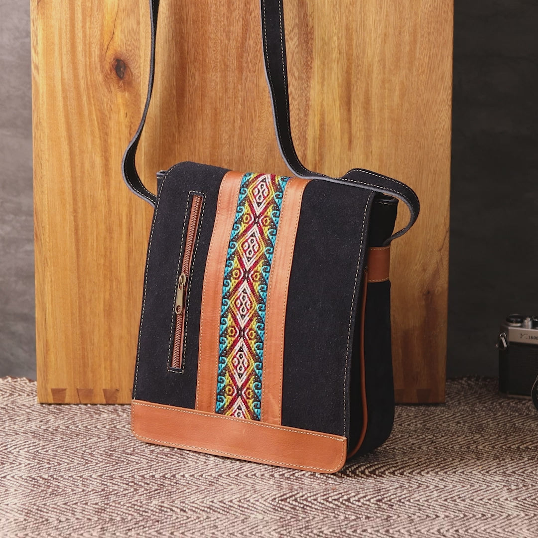 Suede Leather Cross-body Purse. Handcrafted by Indigenous Hands. Chic Purse. Hippie & Bohemian Style. FREE SHIPPING! Gift Ideas